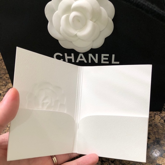 CHANEL Camellia Flower + Gift Bag + Camellia Card - Picture 4 of 13